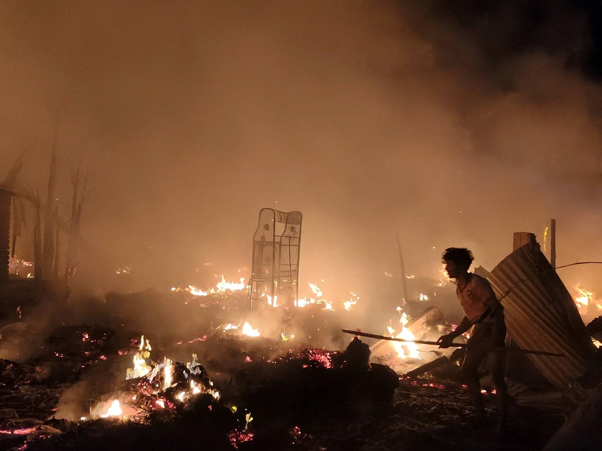Massive Fire Breaks Out in Rohingya Camp, 50 Houses Destroyed