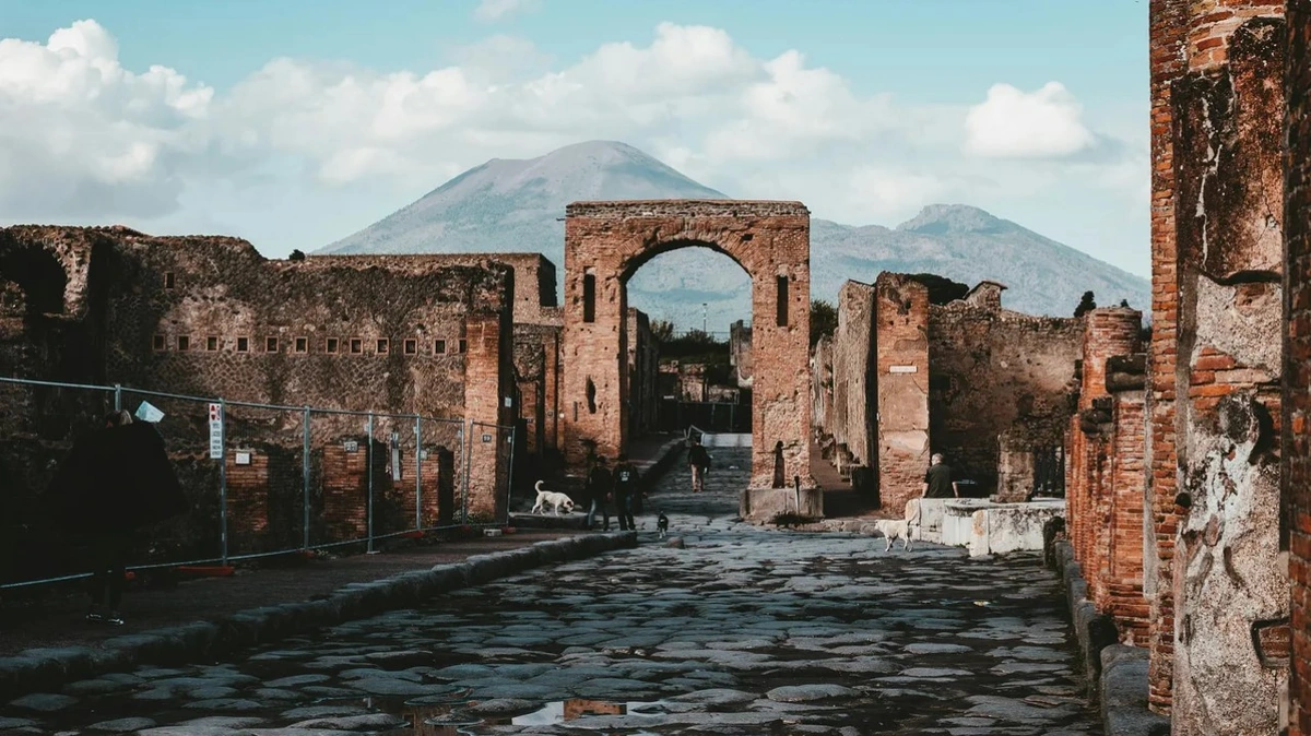 Pompeii Excavation Reveals Secret of Roman “Self-Healing” Concrete