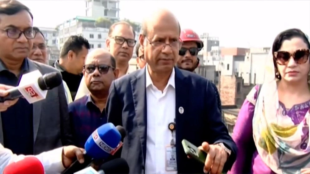 Three Dead After Railing Collapses in Dhaka's Kasaituli Due to Earthquake