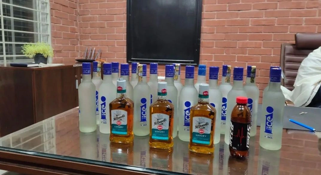 JU's Hall Student Arrested with 21 Bottles of Foreign Liquor in Dhaka