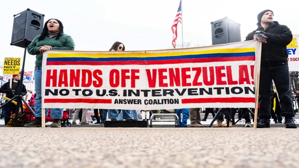 Venezuela Court Orders VP to Assume Presidency 'Temporarily'