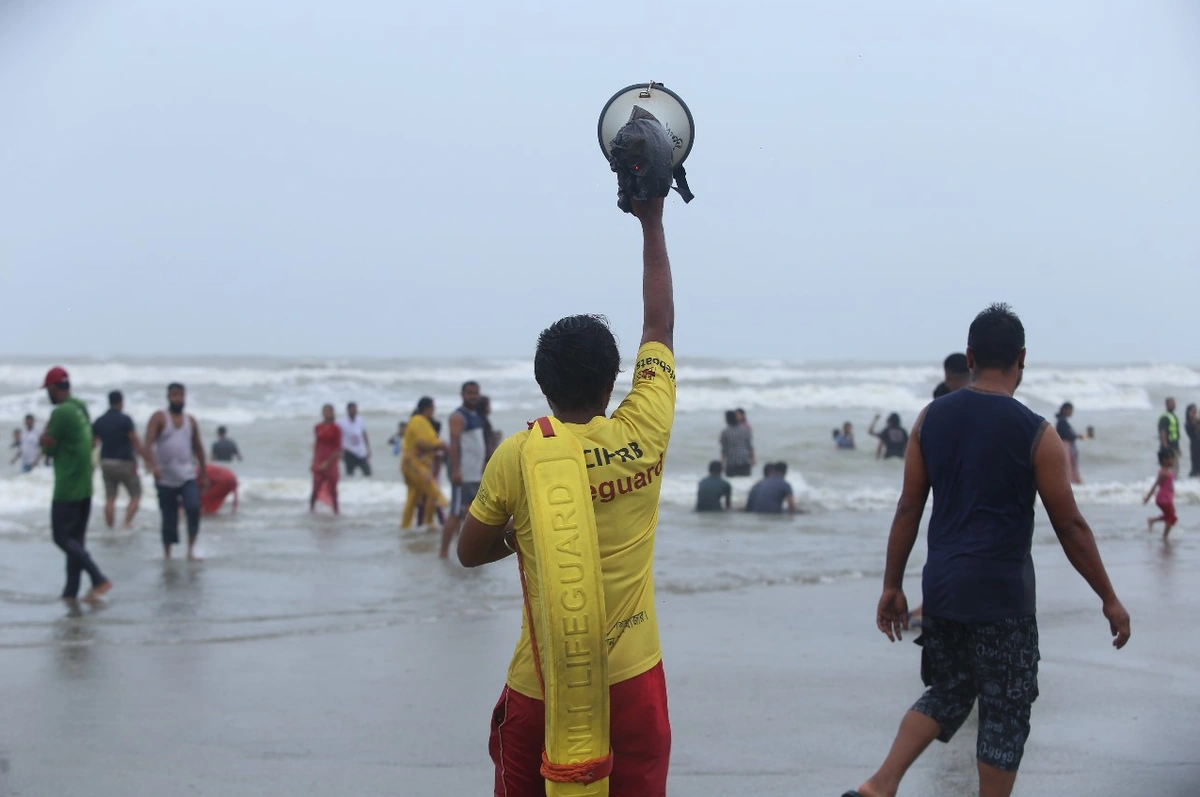 Cox’s Bazar Beach Lifeguard Services Face Closure Amid Funding Shortage