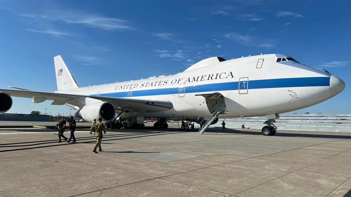 Doomsday Plane Spotted in the Sky Amid Rising Tensions and Military Activity