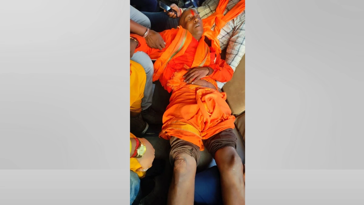 Kolkata Hindutva Leader Injured in Baton Charge During Protest at Bangladesh Consulate