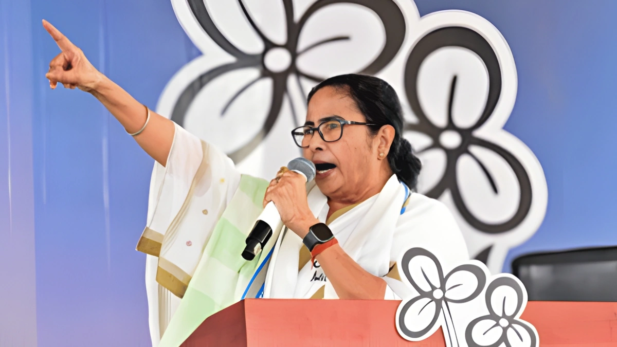 Don’t mess with me: Mamata to BJP