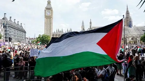 Thousands of New Zealanders take to the streets in support of Palestine, calling for a ceasefire in Gaza