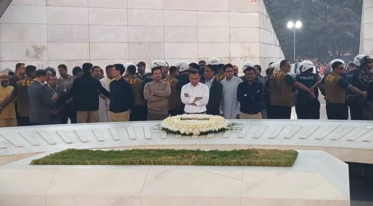 Tarique Rahman Visits Martyr Ziaur Rahman’s Grave After 19 Years