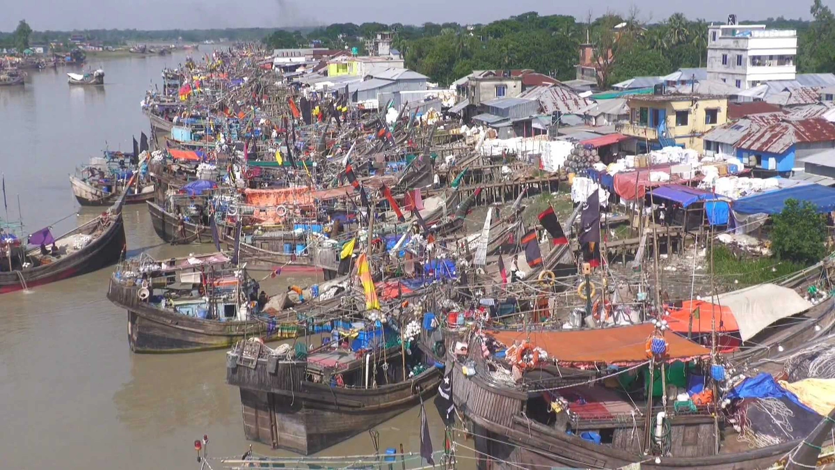 Diesel Crisis Grounds 80% of Fishermen, Fish Supply Drops Sharply