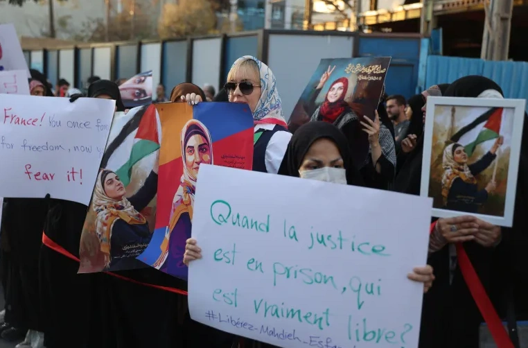 Iranian Woman Held in France Returns Home After Release of Two French Detainees